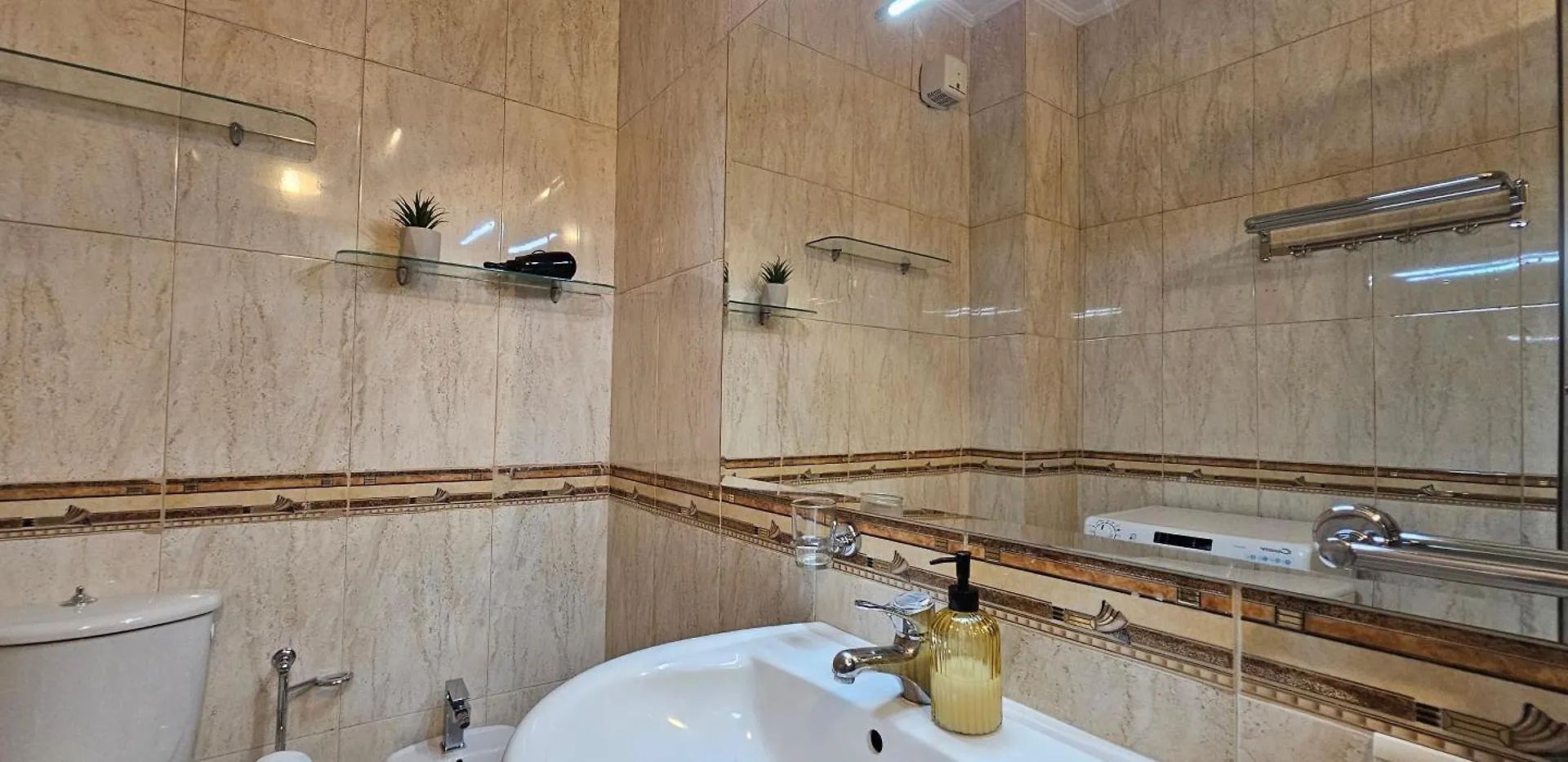 Tam 2Bdr Center Taiwan Apartment Tirana